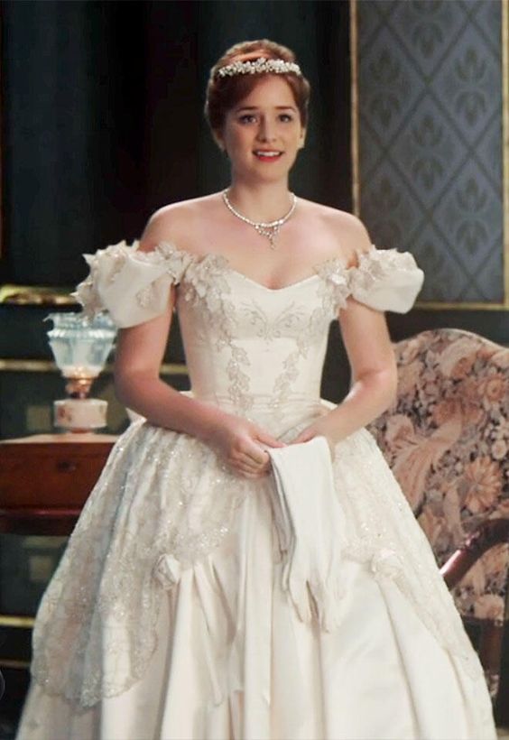 Anna - Wedding Dress - Season 4 Episode 12