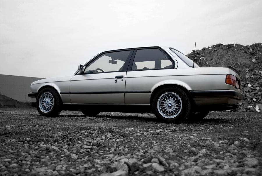 BMW E30 Side2