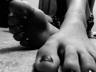 Black and white feet 2