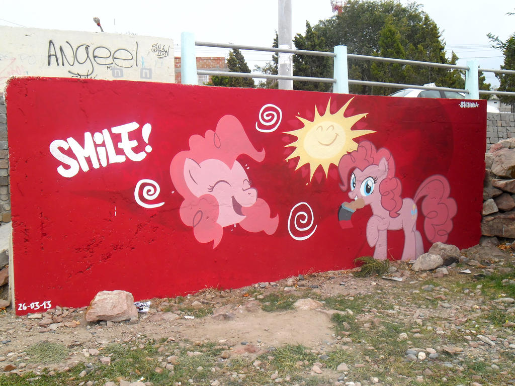 Smile - Pinkie Pie Graffiti