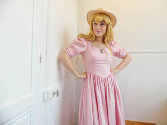 Princess Peach (closet cosplay challenge)