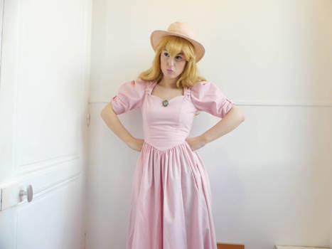 Princess Peach (closet cosplay challenge)