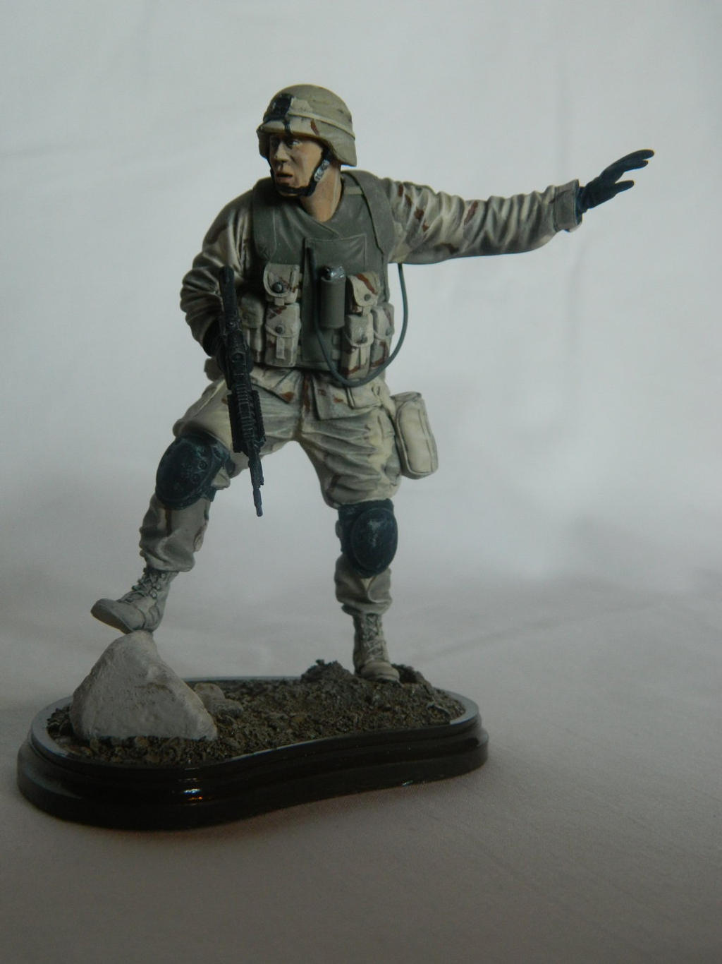 101st Airborne Iraq 2003 Figure Side View