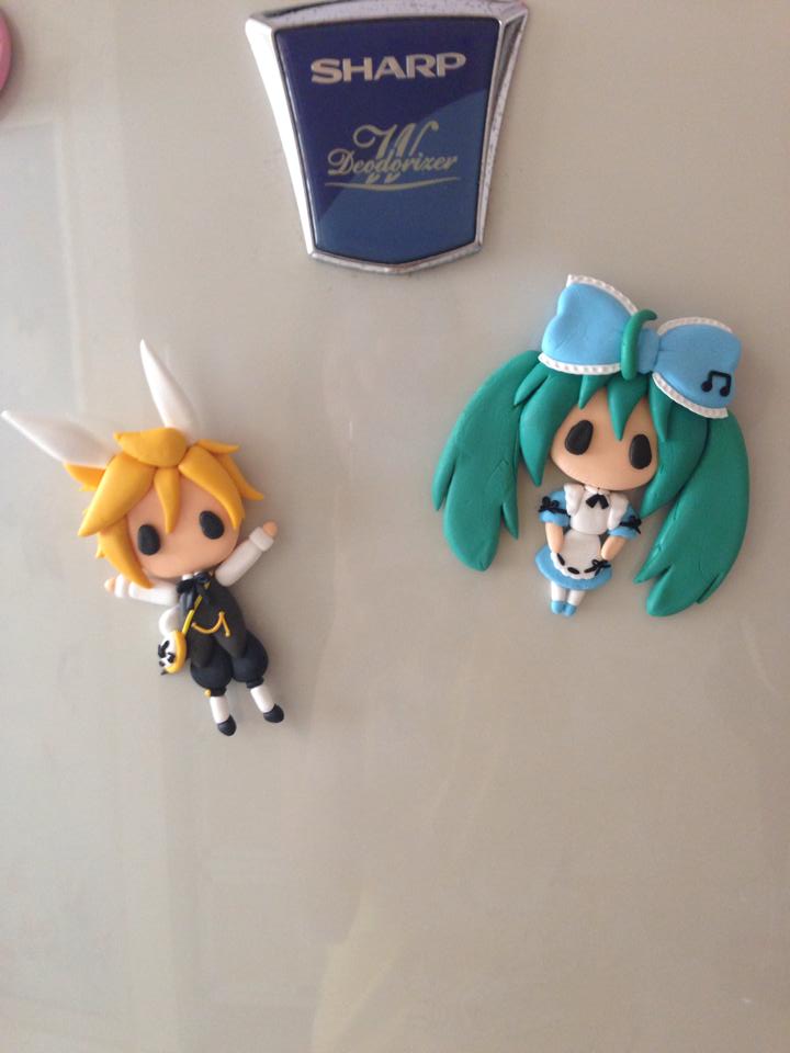 Kagamine Len and Hatsune Miku Fridge Magnets