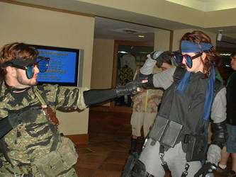 Naked and Solid Snake cosplay