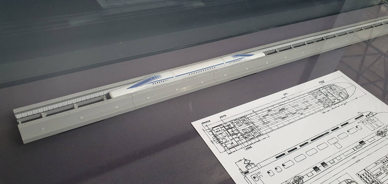 Scmaglev Paper Model Series L0 Scmaglev Train Model by Thenewmikefan21 on DeviantArt