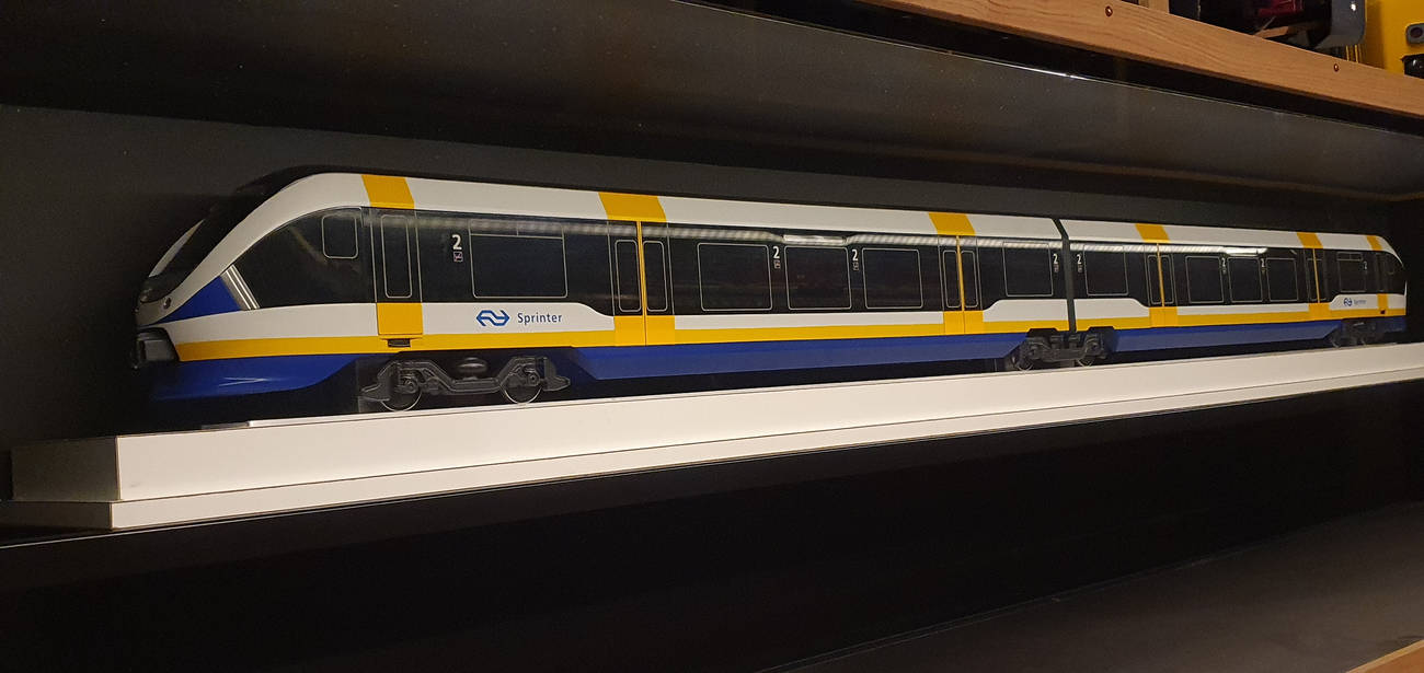 Presentation Model Sprinter Light Train by Thenewmikefan21 on DeviantArt