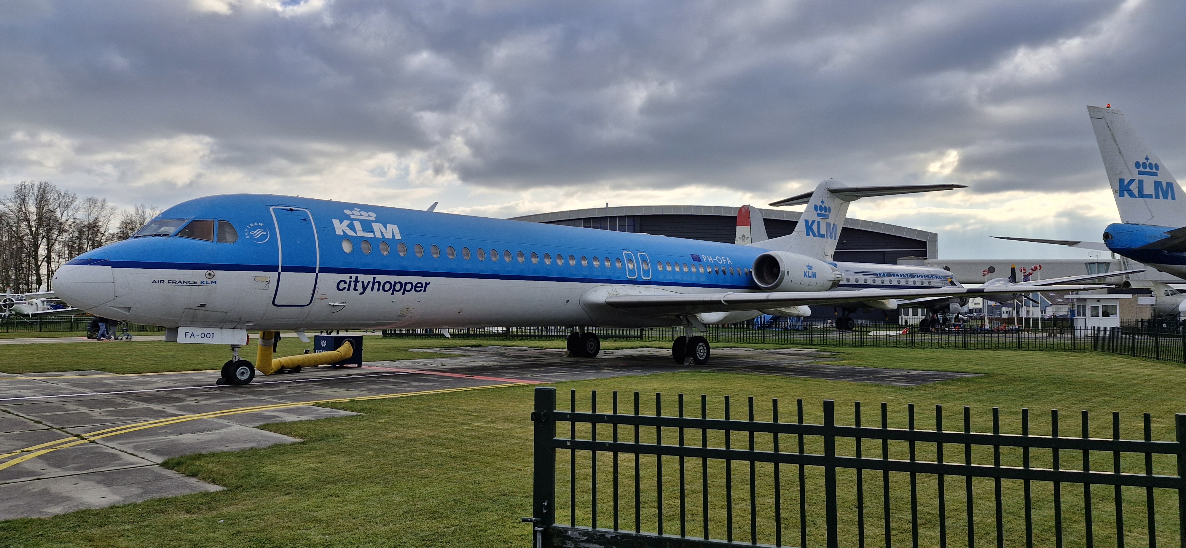 Fokker 100 PH-OFA by Thenewmikefan21 on DeviantArt