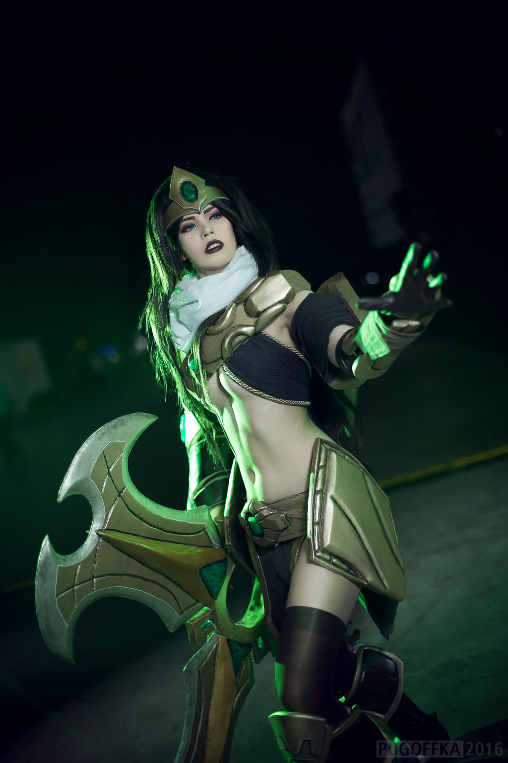 Step light, strike hard! - Sivir Cosplay.