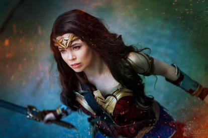 Wonder Woman Cosplay - Protect the Innocent!