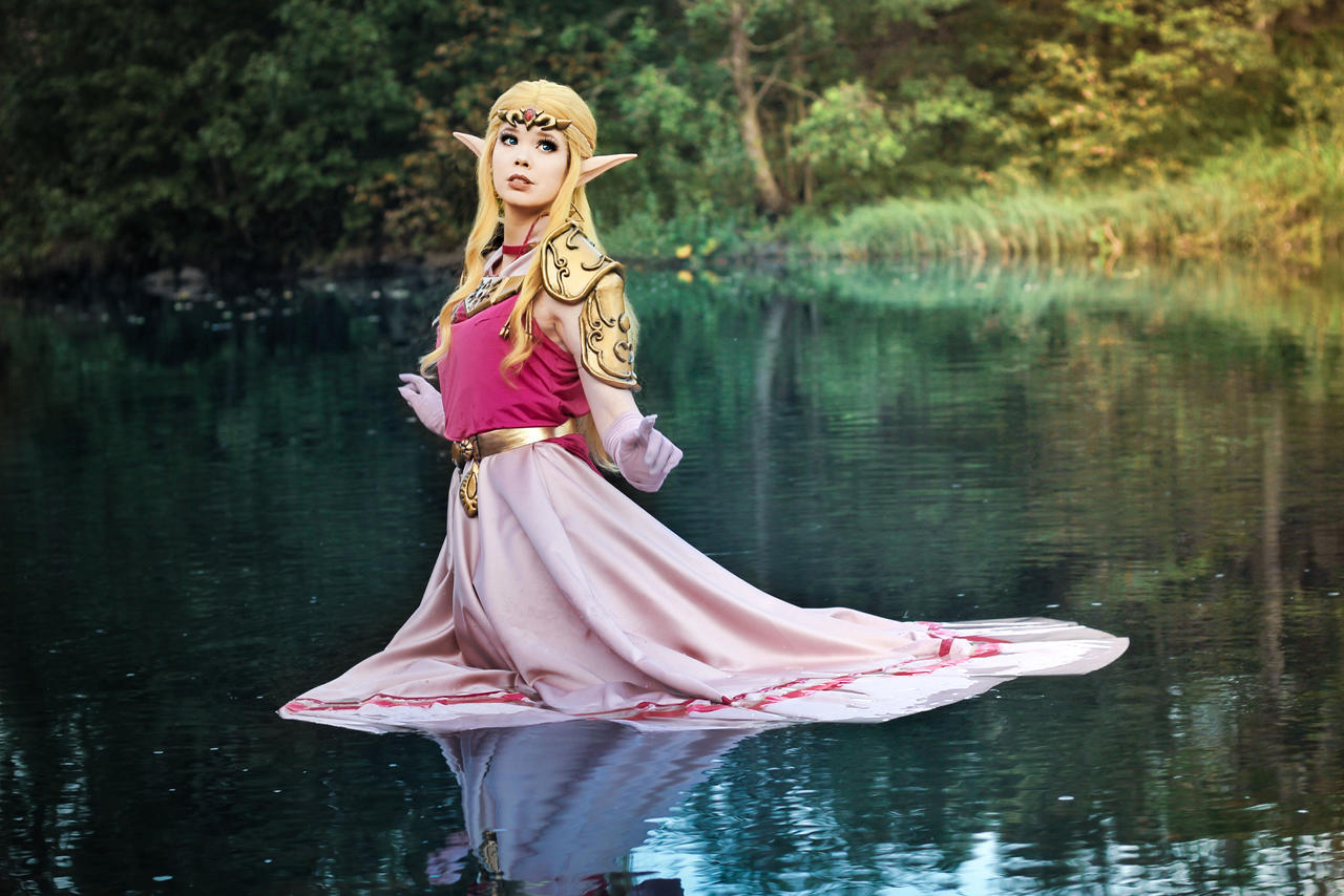 Princess Zelda - Ocarina of Time - Cosplay by TineMarieRiis on