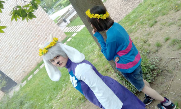 toriel and frisk cosplay