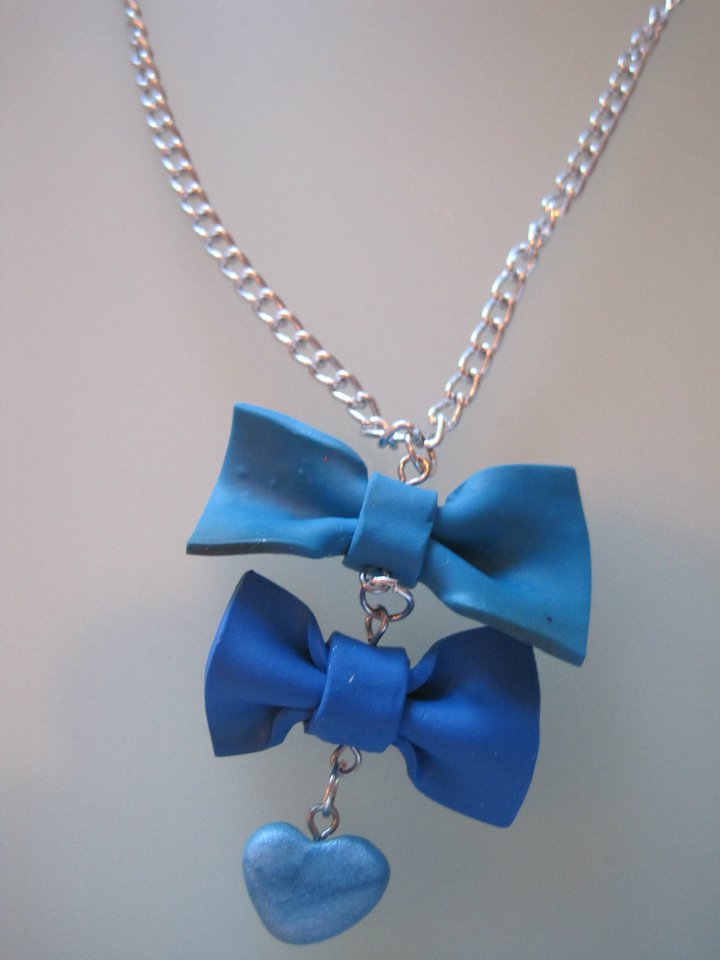 Bow Necklace