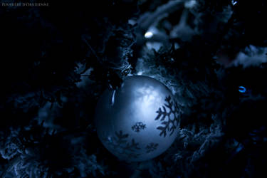 Boule de lumiere by PoussiereObsidienne