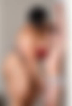 Chinese Bodybuilder Spy Ballbusting
