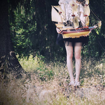 What is lovely never dies by Holunder