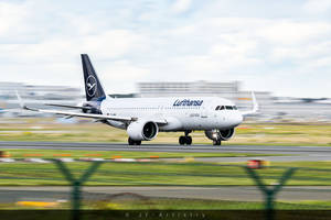 Plane take-off / Flugzeug beim Start