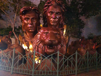 Siegfriend and Roy Statue