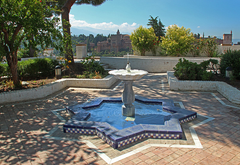 Fountain With Star-Basin - Granada