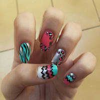 Animal print nails