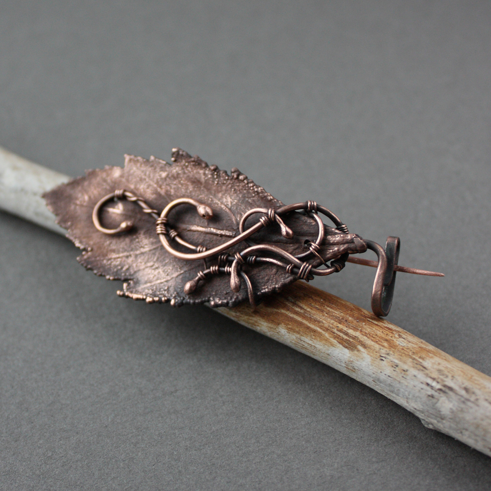 Copper brooch 'Sweet melody'