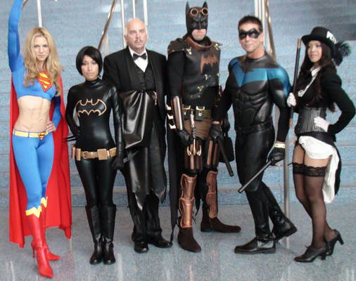 Supergirl, Batgirl, Batman, Nightwing, Zatanna