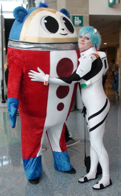 The bear Teddy and Rei Ayanami at AX 2013