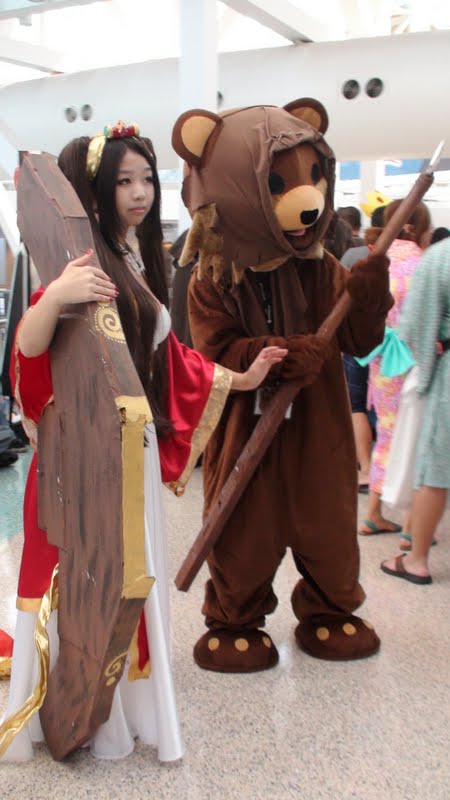 Sona and Pedo Bear meme at Anime Expo 2013