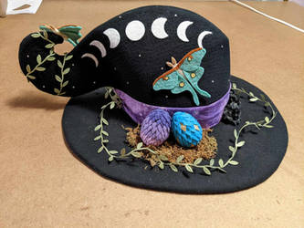 Luna Witch hat side 1