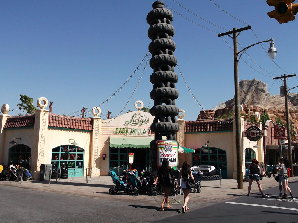 Carsland Disneyland 2