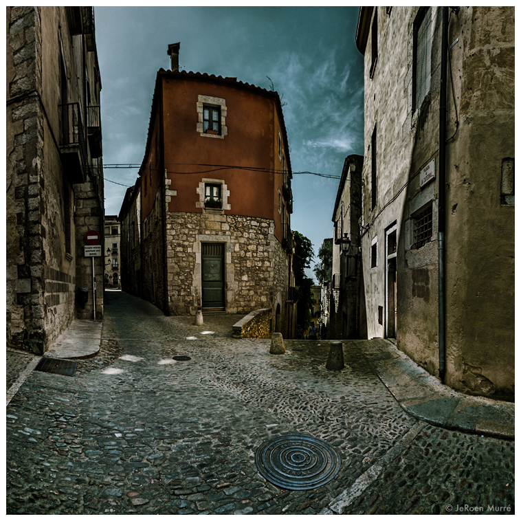 Gerona Red and Blue by JeRoenMurre