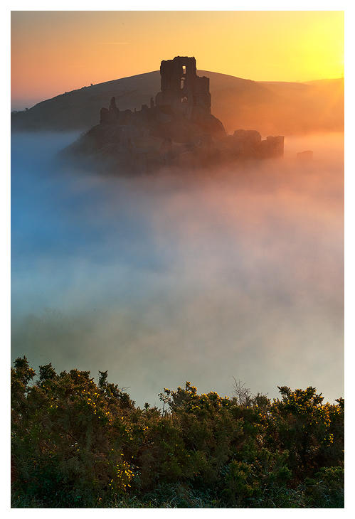 Corfe Castle sunrise by SebastianKraus