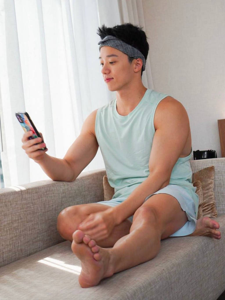 Unaware Foot Tease by Midevelice on DeviantArt