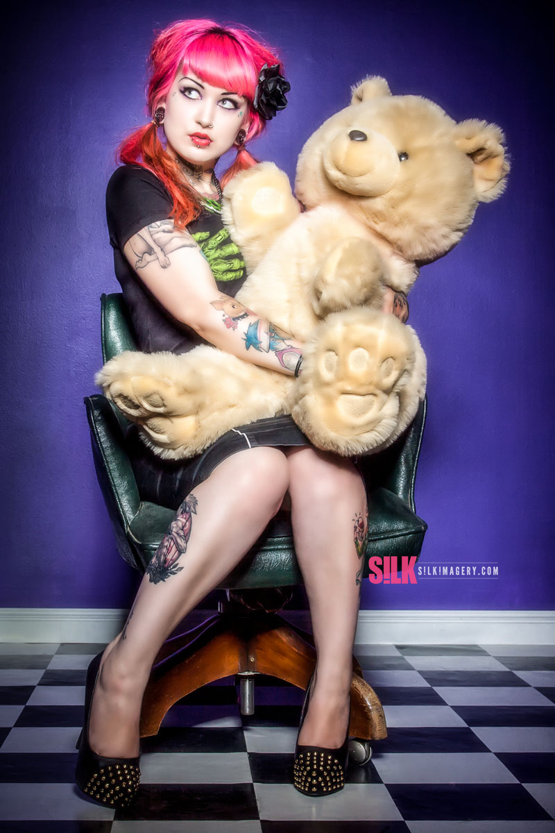 Teddy Pin Up