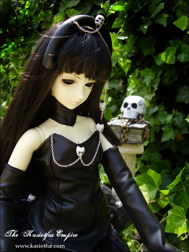 ...Gothic Skull Queen 7...