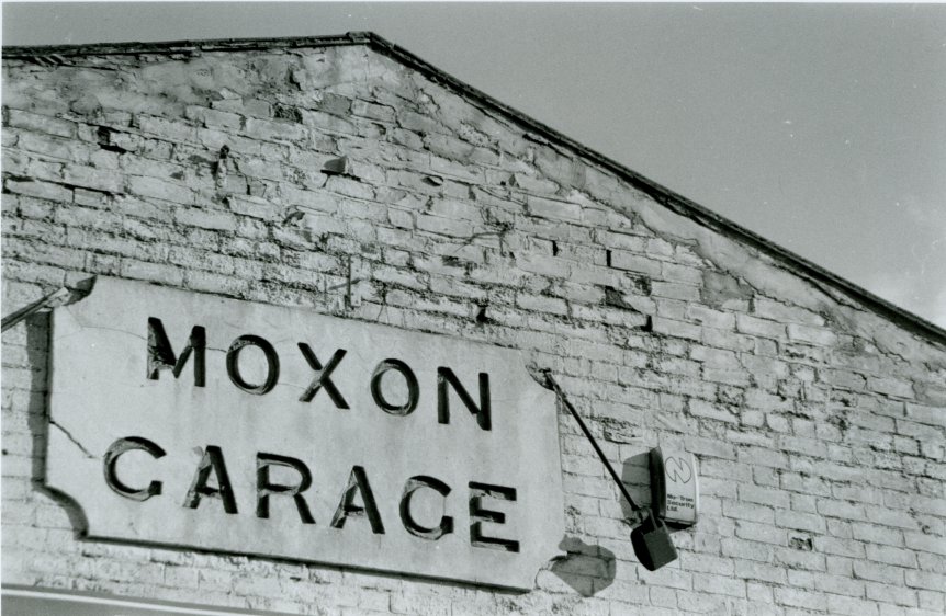 Moxon Garage