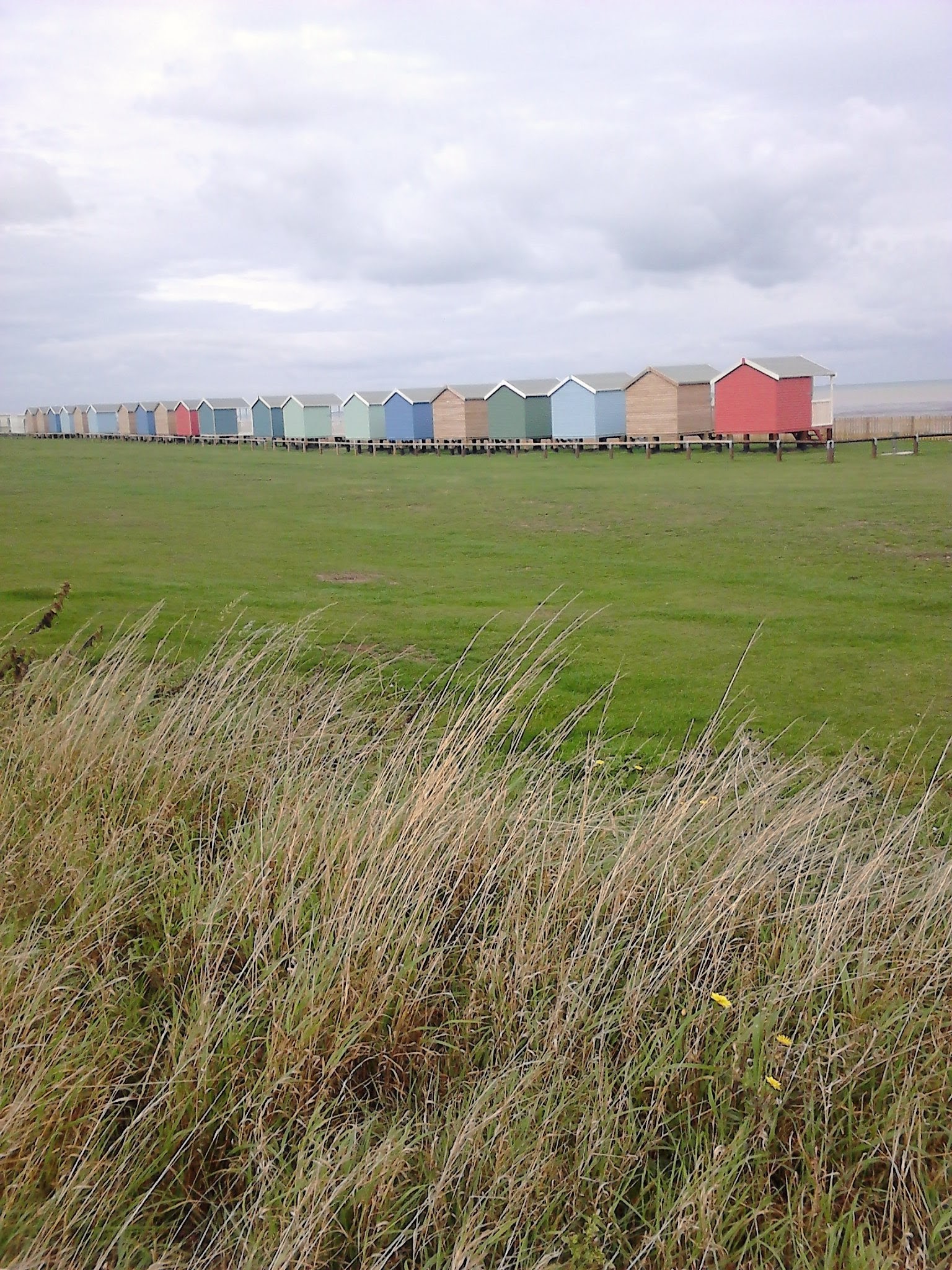 Leysdown beach huts by Ian20 on DeviantArt