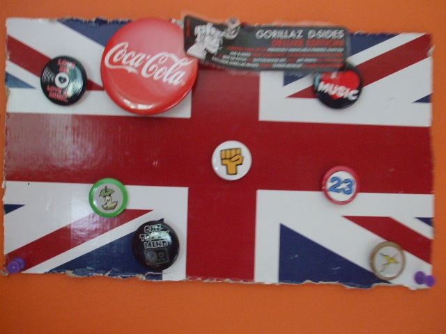 The Union Jack and some pins.
