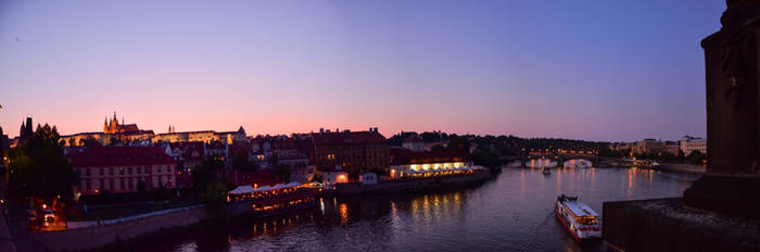 Evening comes to Prague