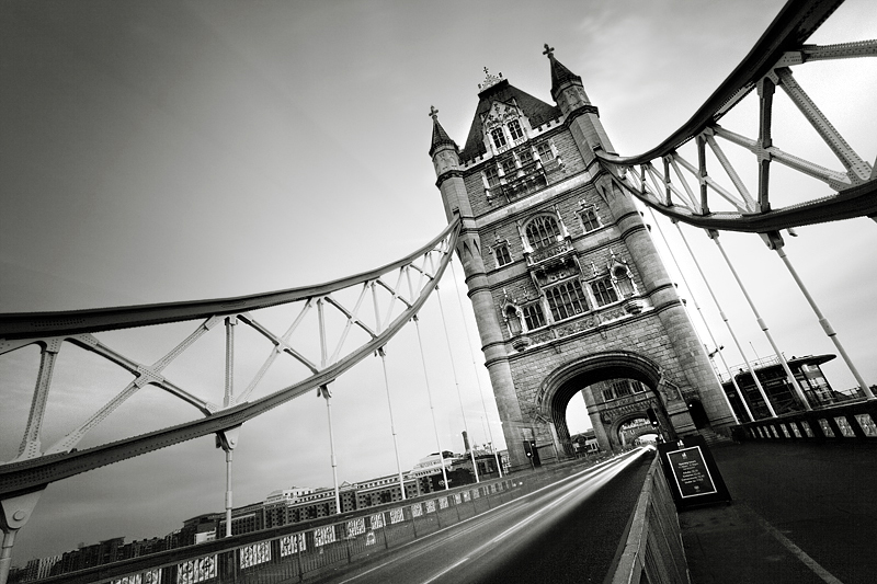 London .17 Tower Bridge