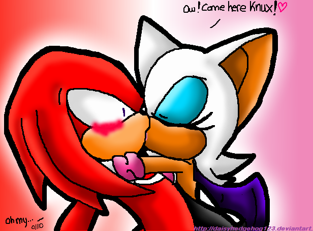 Knuckles and Rouge kiss