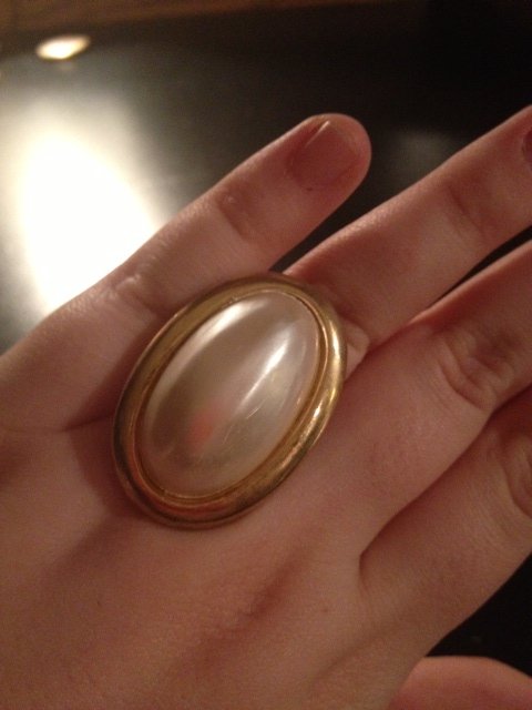 Oval Pearl Ring