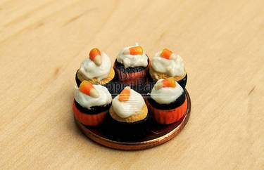 1:12 Halloween Cupcakes