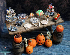 1:12 Halloween Dessert Table 2013