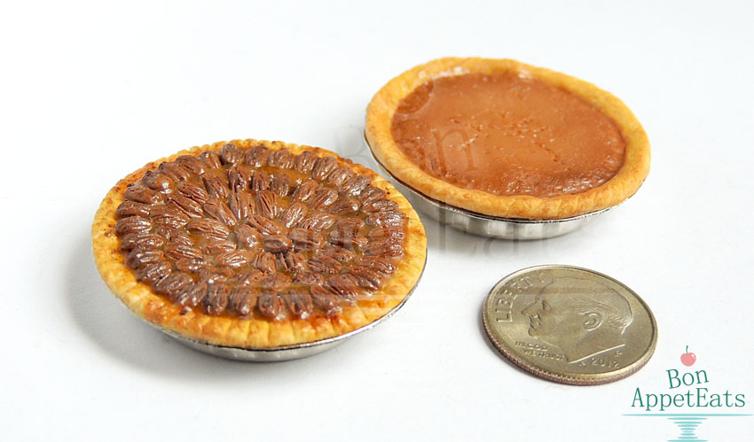 1:12 Pecan and Pumpkin Pies