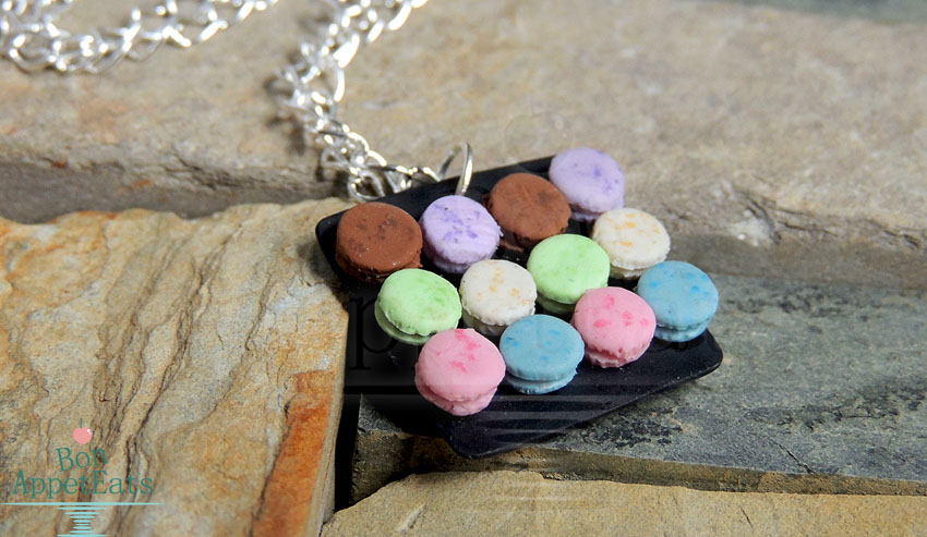 Gift - 1:12 Macaron Plate Necklace