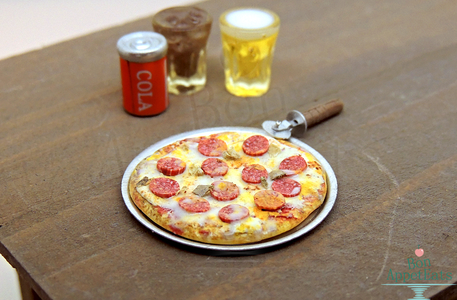 1:12 Dollhouse Scale Pepperoni Pizza