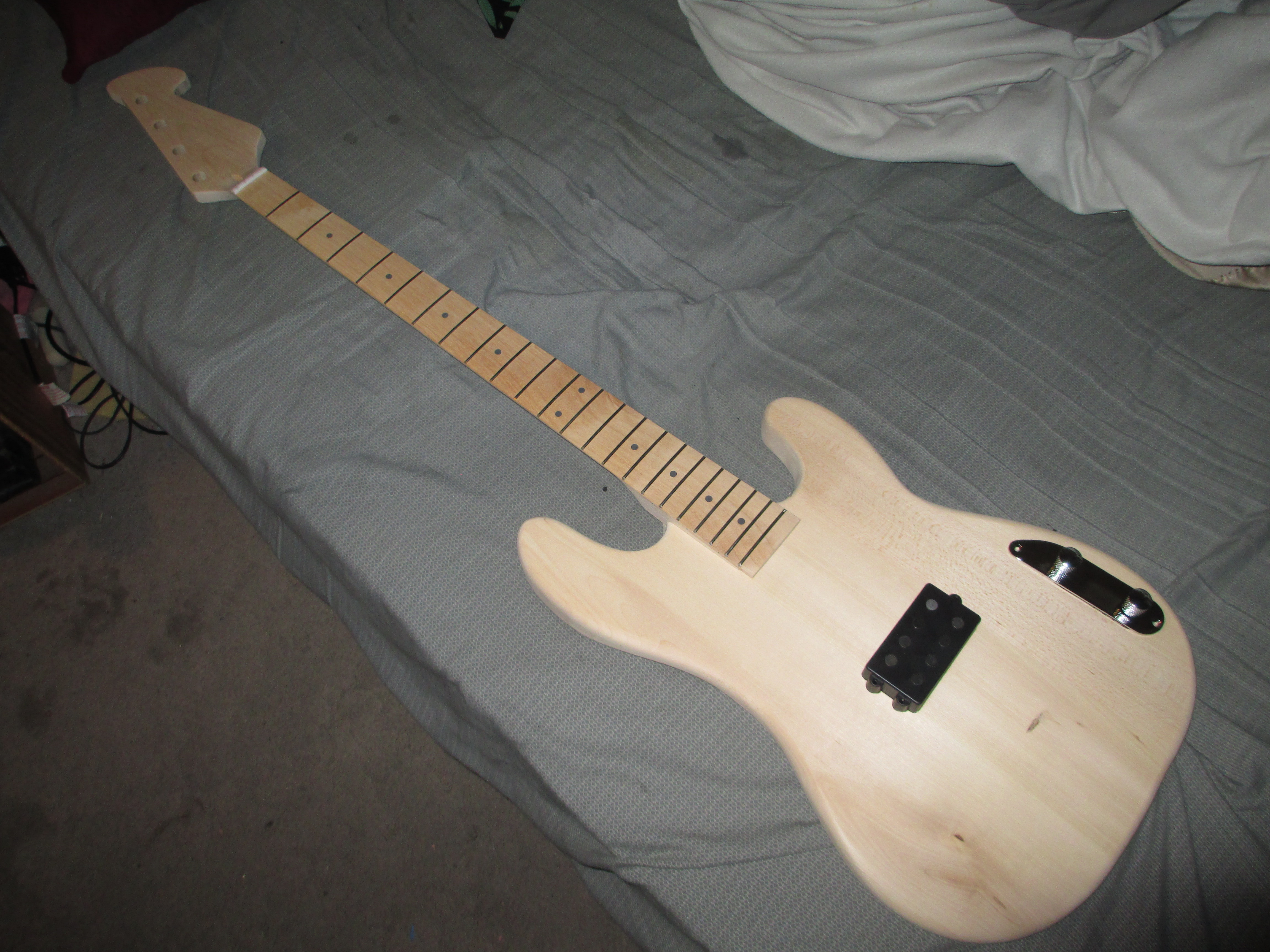 Zombass 01