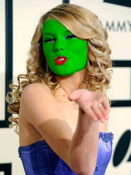 she mask request: taylor swift