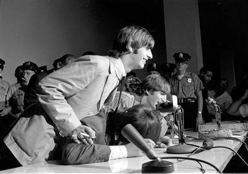 Ringo...What are you doing to Georgie?!